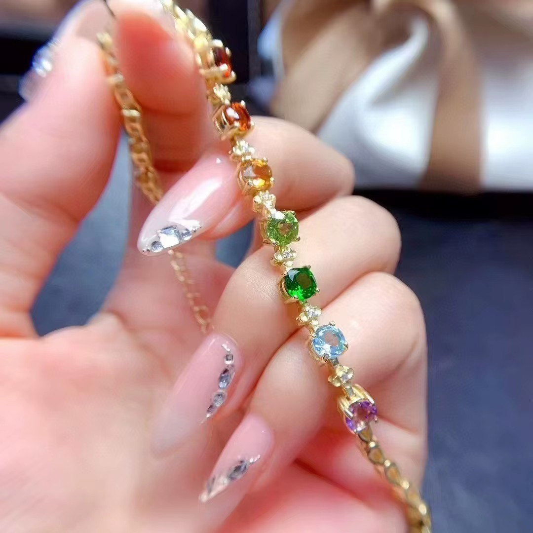 Joyería de Boutique, pulsera p - Al Ain Jewelry & Watches Exhibition 2025 reseña y precio