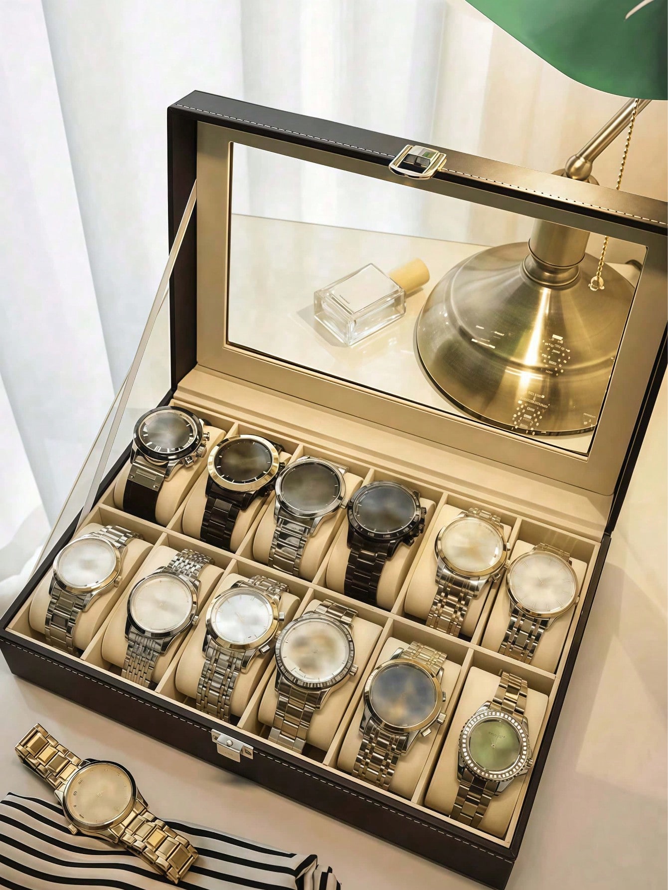 Caja de Relojes de Cuero con C - Jewelry Like Watches reseña y precio