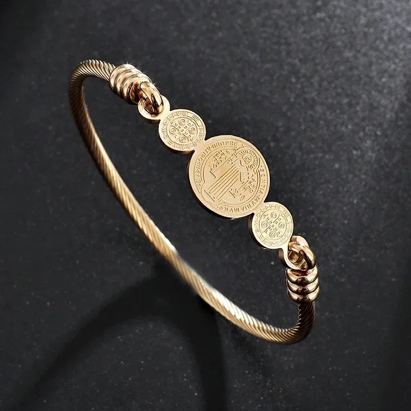 Pulsera de Cruz de San Benito  - Al Ain Jewelry & Watches Exhibition 2025 reseña y precio