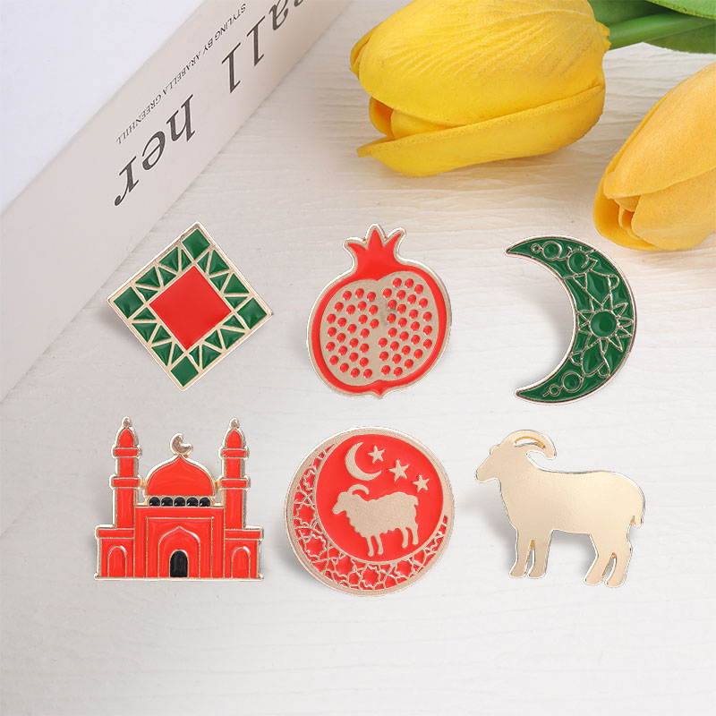 Pins Esmaltados Eid al-Adha, C - Al Ain Jewelry & Watches Exhibition 2025 reseña y precio